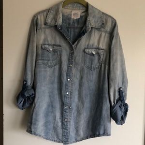 Denim button-up long sleeve.